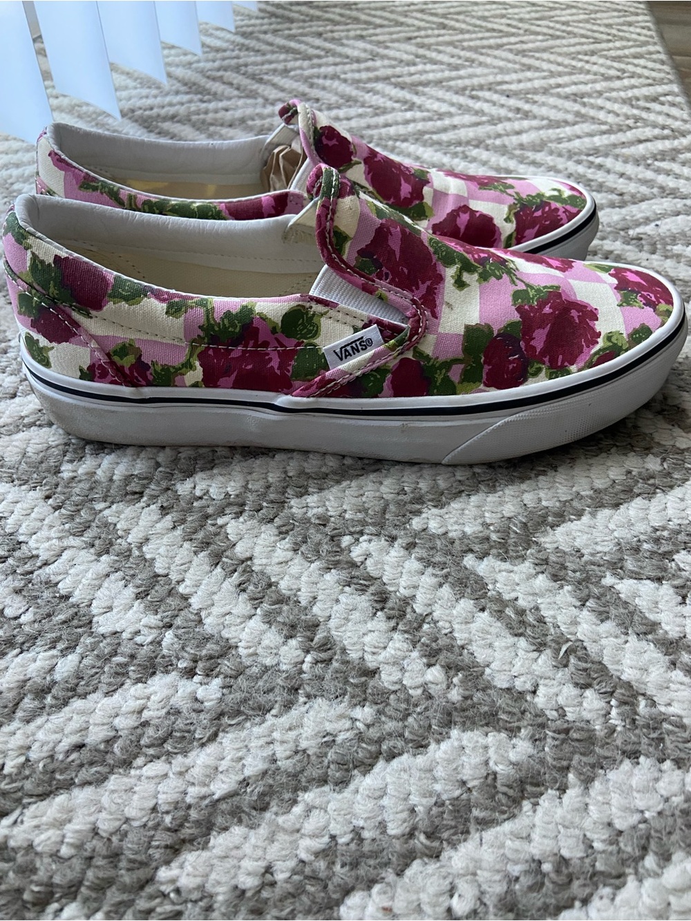 Vans checkered slip on- wmns 9 - Picture 3 of 6